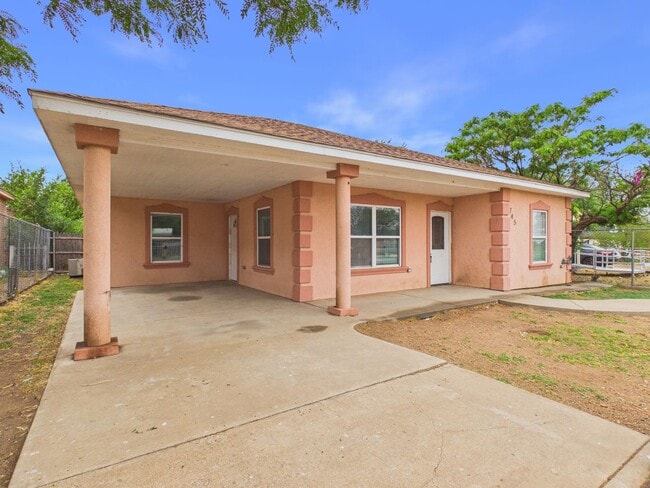 Building Photo - Nice 3 bedroom Duplex Rental