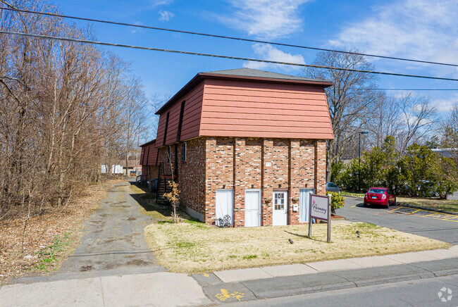 Building Photo - 77 E Main St