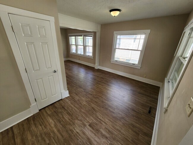 Foto del edificio - !! Spacious 2-Bedroom, 1-Bathroom Home AVA...