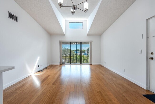 Foto del edificio - 629 Sea Pine Way