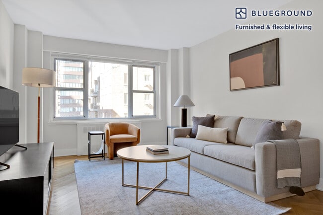 Building Photo - 30 Park Ave
