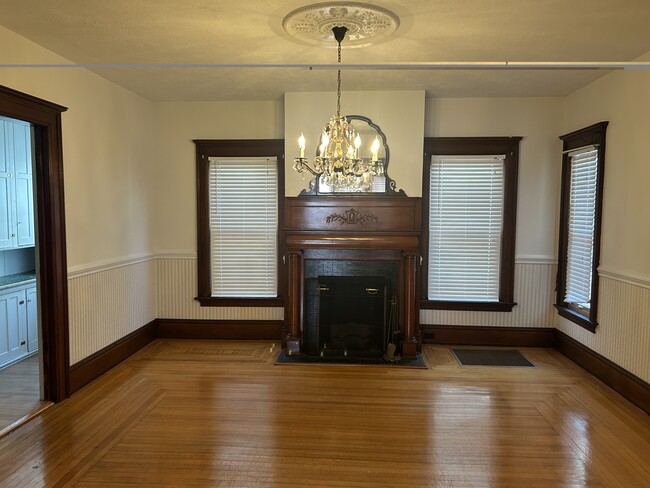 Dining Room - 229 N Lowell Ave