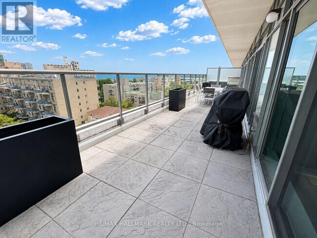Photo du bâtiment - 90 Stadium Rd