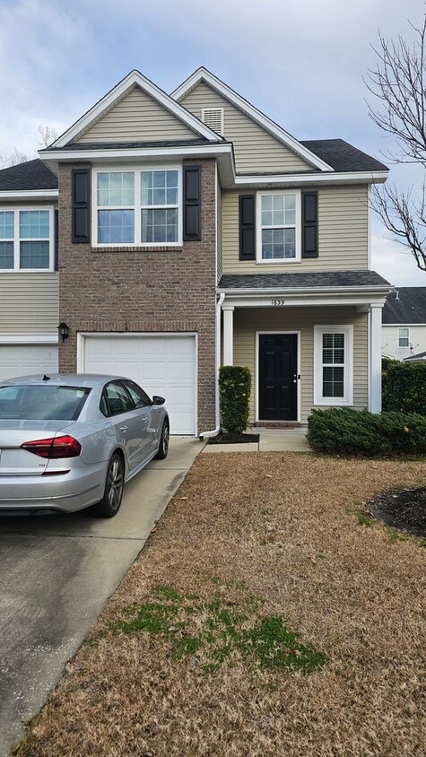 Foto principal - Spacious Carolina Bay Townhouse