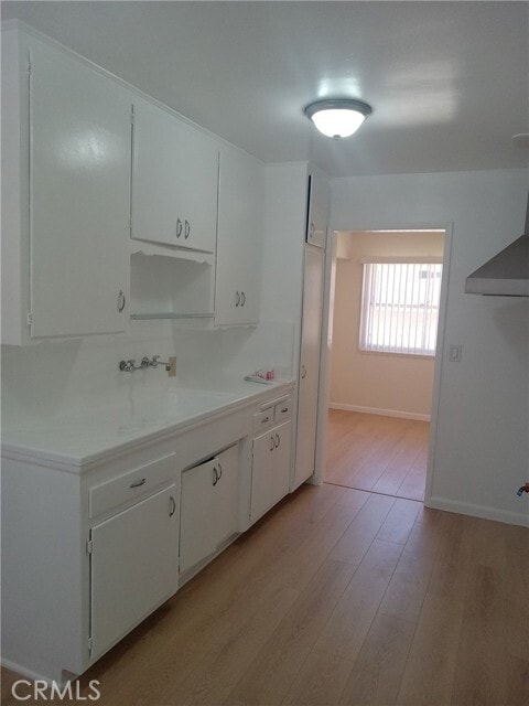 Building Photo - 713 S Almansor St