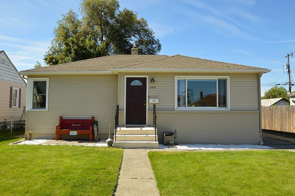 Primary Photo - Charming Northside Rancher 3 bedrooms with...