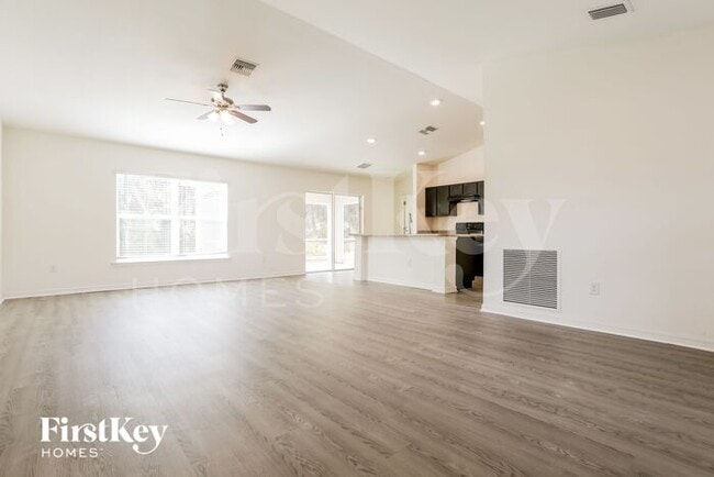 Building Photo - 3685 Parade Terrace
