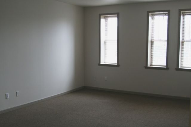 Foto del edificio - 3 br, 1 bath Apartment - Galston Apartments