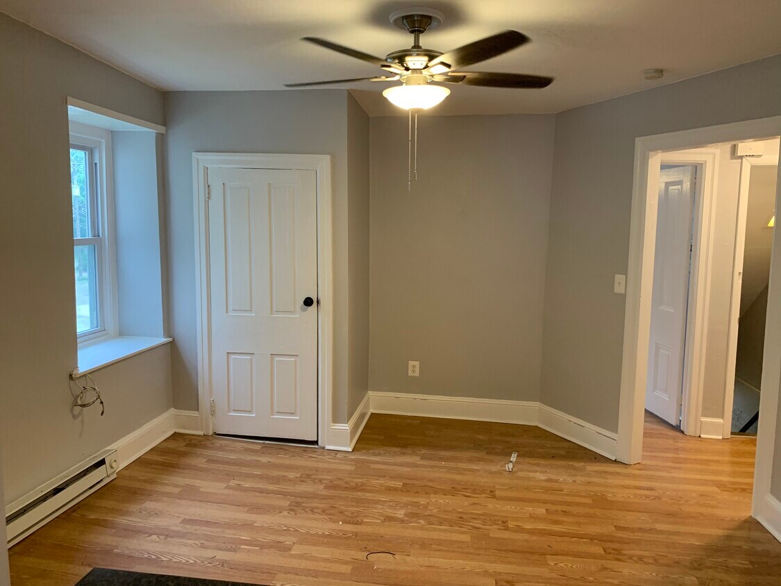 Livingroom - 359 W Elm St
