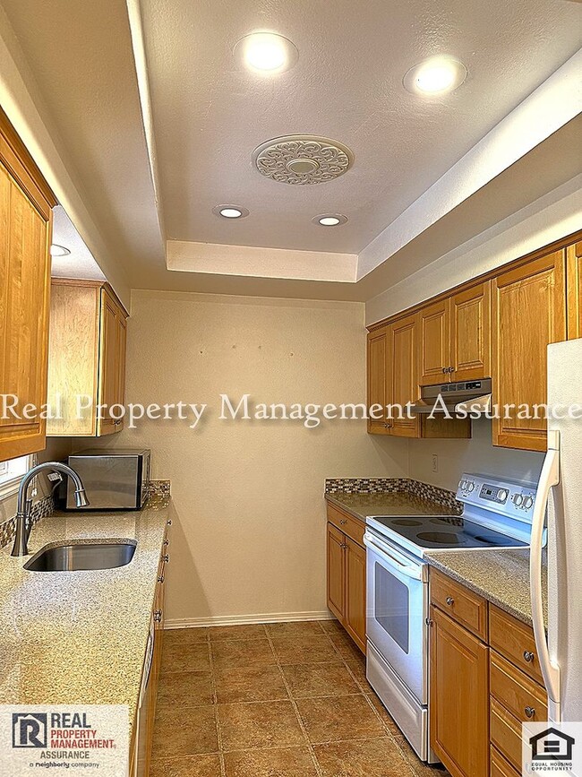 Building Photo - 3260 Arbor Dr