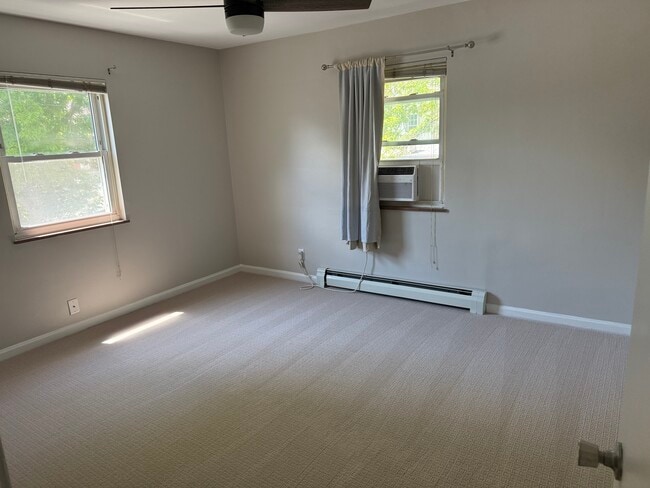 Building Photo - 2317 Monroe Ave