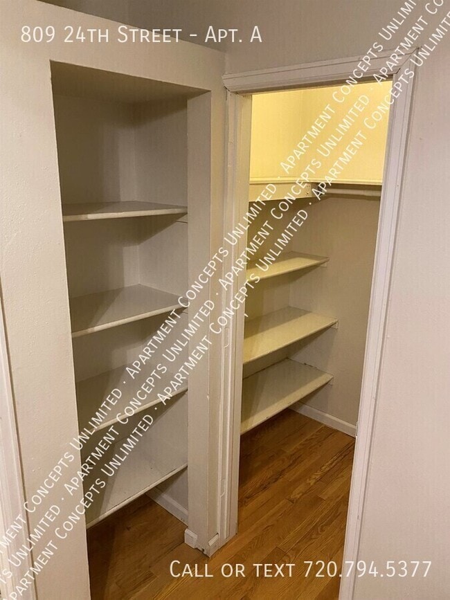 Building Photo - 809 24th St