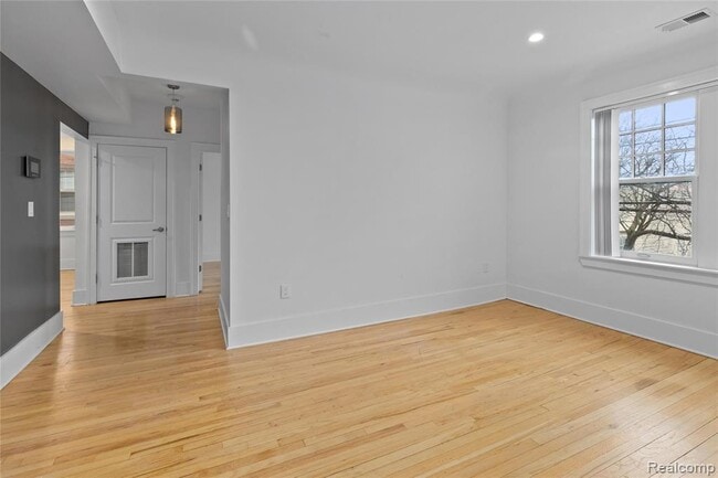 Building Photo - 1400 Van Dyke St