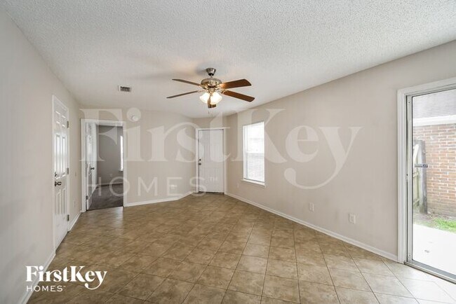 Foto del edificio - 1449 Ellis Trace Dr W