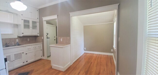 Foto del edificio - 2351 NW 18th St