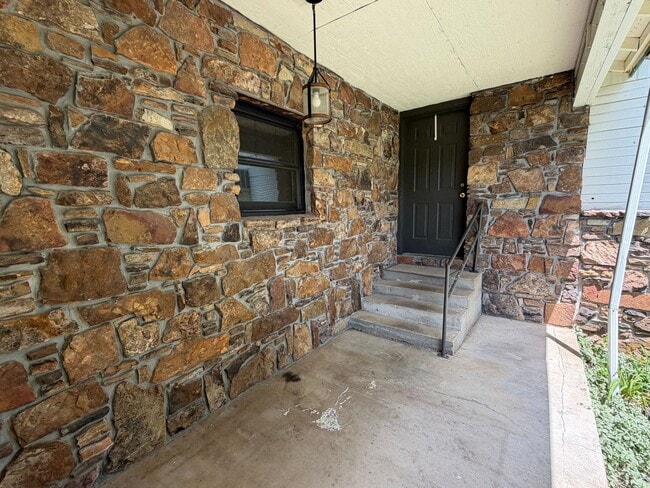 Building Photo - 475972 E 740 Rd