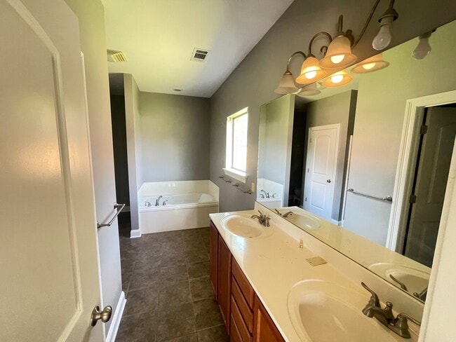 Building Photo - 17415 MILAN Dr