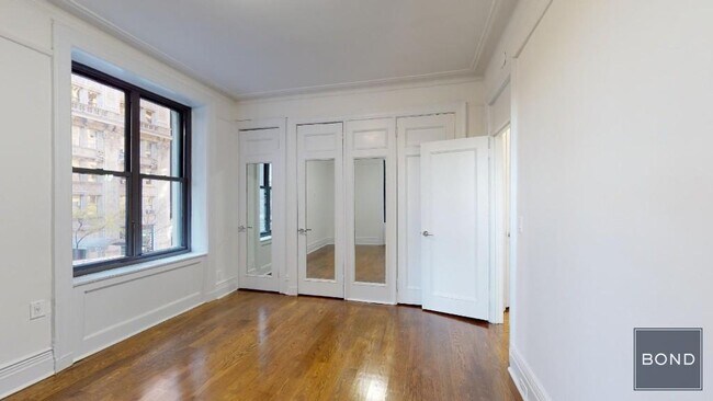 Building Photo - 200 W 58th St