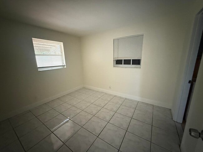 Building Photo - 5698 Gramercy Dr
