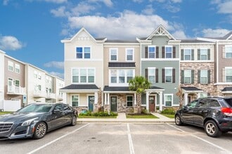 Building Photo - 303 Golan Cir