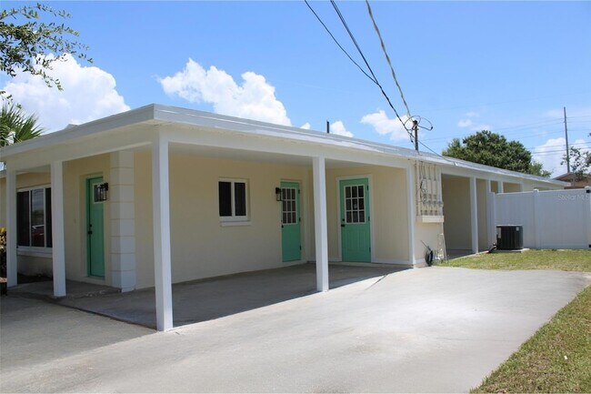 Foto del edificio - 6013 Fortune Pl