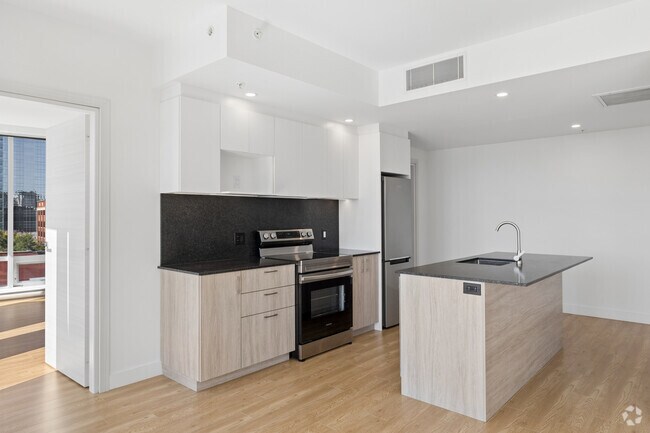 2BR, 1BA - 1214SF - Kitchen - Le Duke