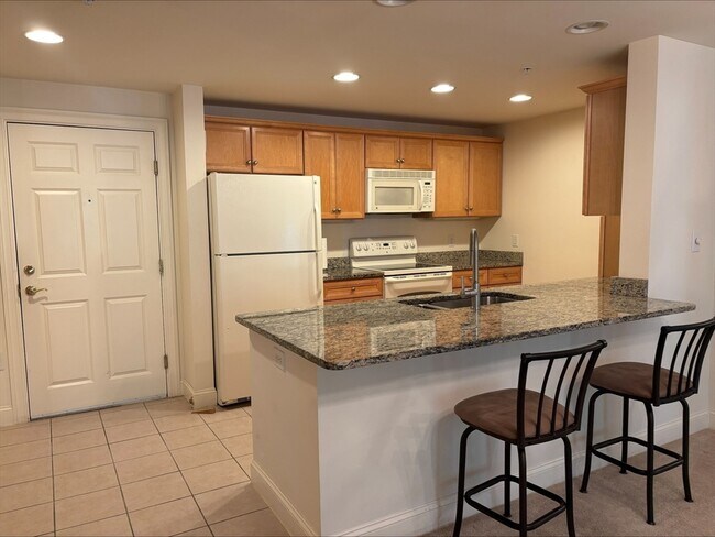 Foto del edificio - 1214 Emerald Ct