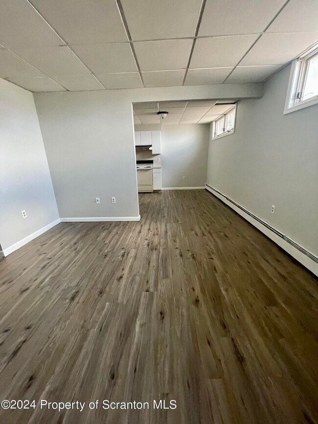 427 Smith St, Dunmore, PA 18512 Room for Rent in Dunmore, PA