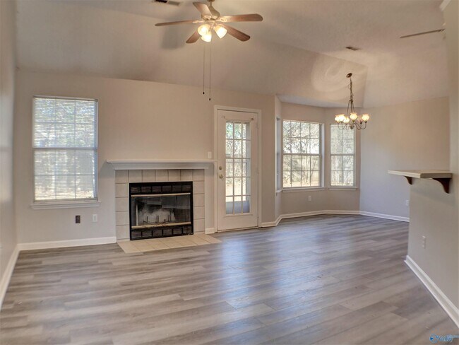 Foto del edificio - 106 Yellowwood Ct