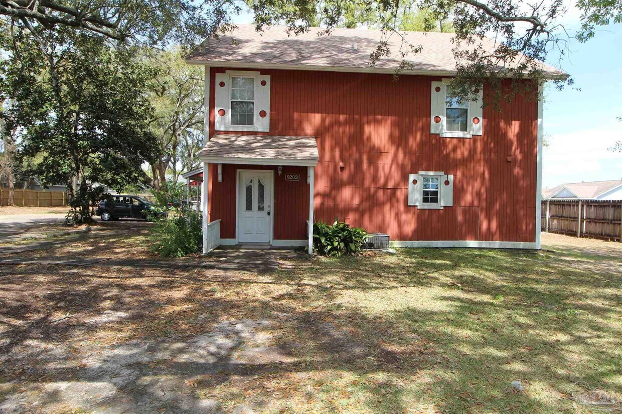 Foto principal - 9203 Arand Loop Rd