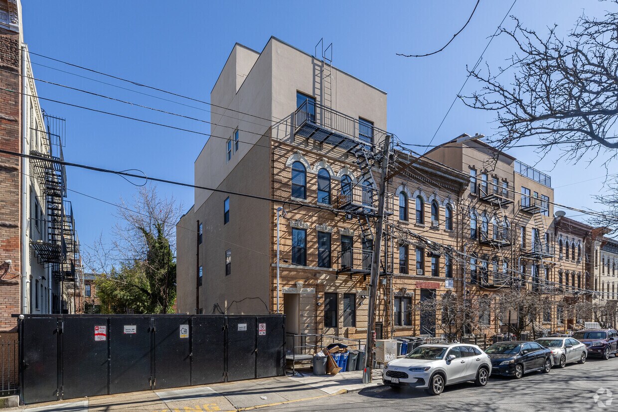 418 Suydam St Brooklyn, NY 11237 - 418 Suydam St