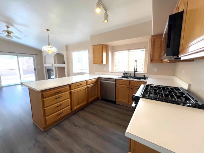 Building Photo - 3845 Bach Way