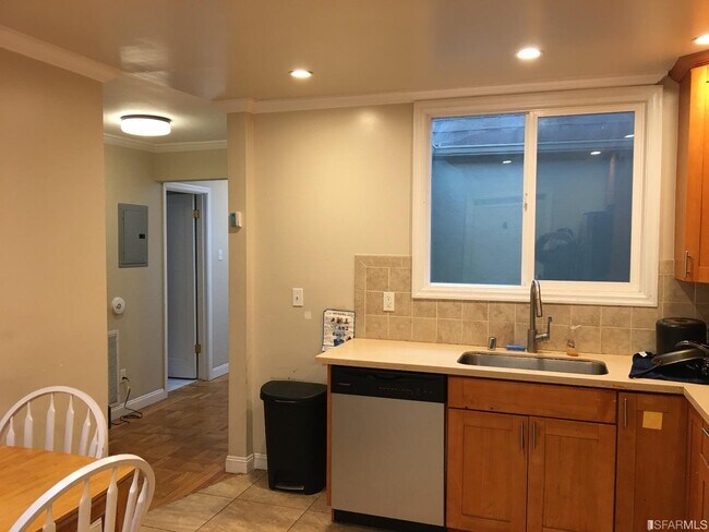 Building Photo - 614 San Diego Ave
