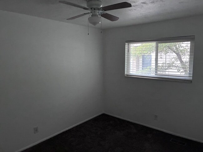 Building Photo - 654 N 100 W