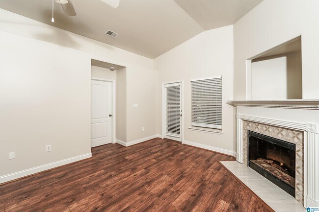 Foto del edificio - 6916 Meadow Ridge Dr