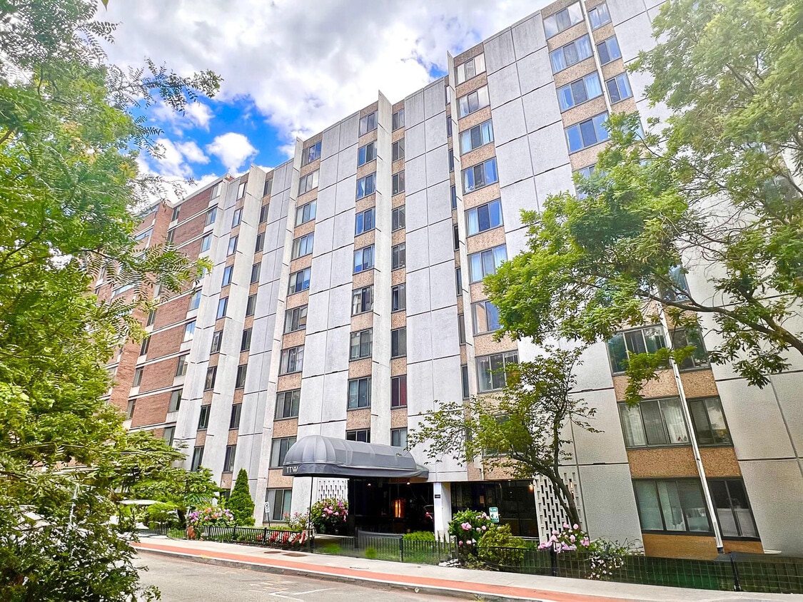Primary Photo - 1440 N St NW