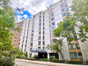 Building Photo - 1440 N St NW