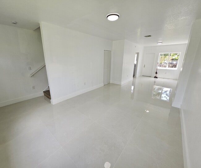 Photo - 450 NW 84th St (Miami, FL) Townhome