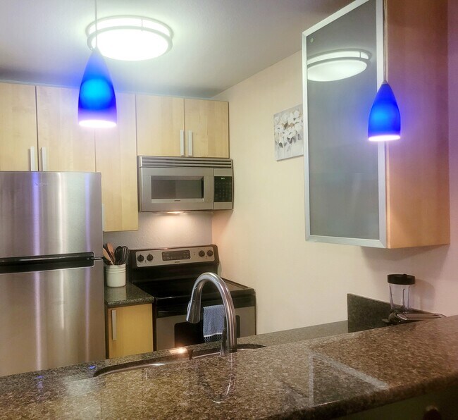 Kitchen - 1327 W 25th Ave