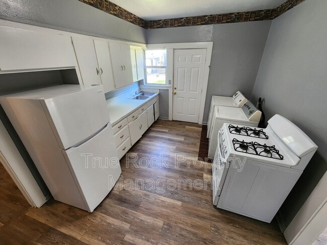 Foto del edificio - 227 N Hope Ave
