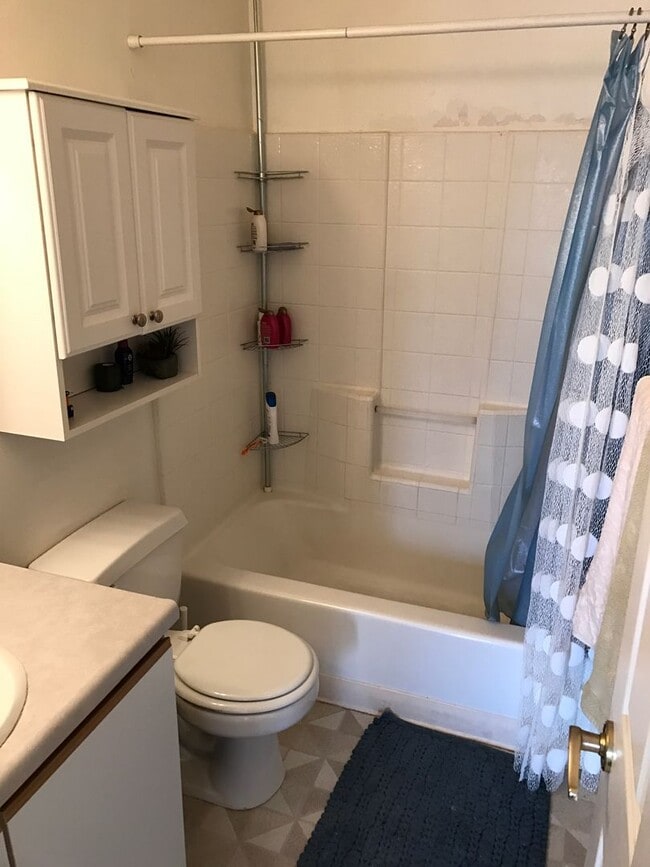 Foto del edificio - 1763 Santa Barbara Ave