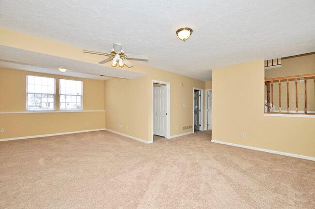 Building Photo - 8033 Cardinal Cove W