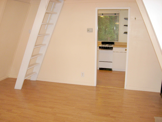 Building Photo - 1 Burrell Ct