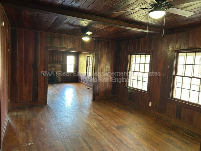 Foto del edificio - 1532 Meriwether St