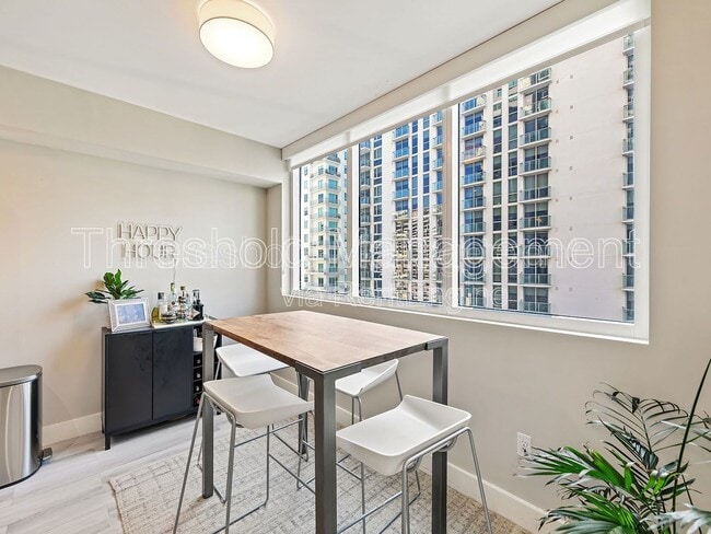 Building Photo - 253 NE 2nd St