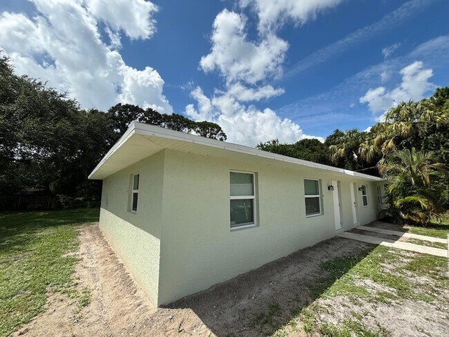 Foto del edificio - 2147 Sibley Ave