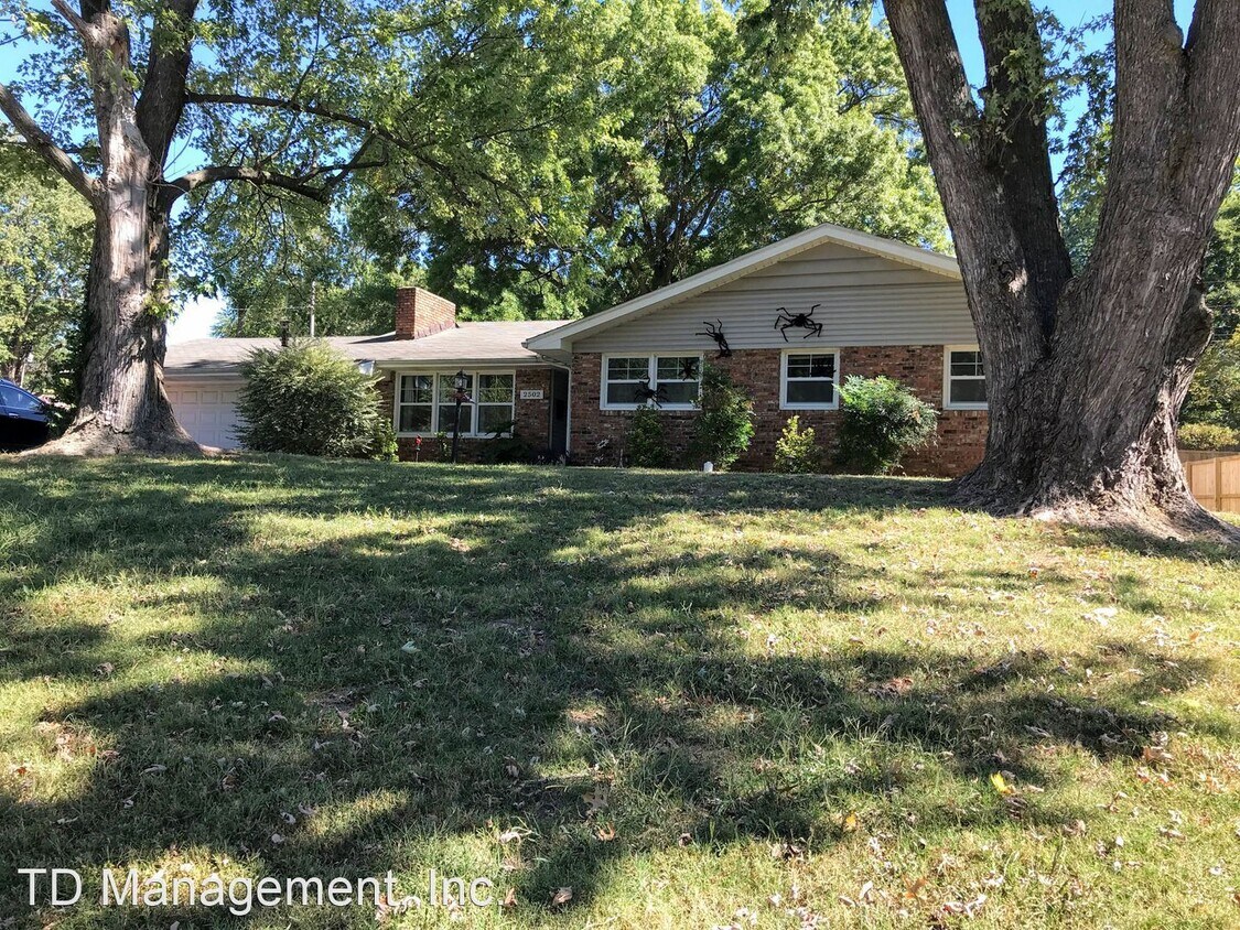 Primary Photo - 3 br, 2 bath House - 2502 S Cedarbrook Ave