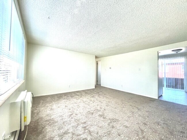 Foto del edificio - 10450 W 8th Ave