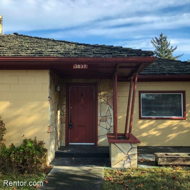 Building Photo - 3 br, 1 bath House - 3837 H Street