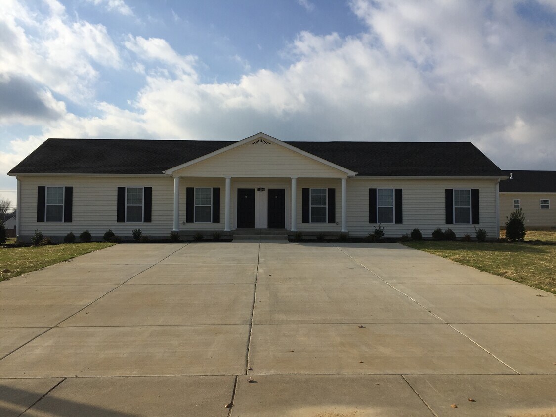 1268 Bluegrass Rd Unit A, Franklin, KY 42134 Apartments in Franklin